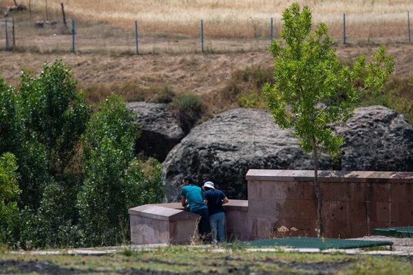Подземный ход в Турцию, или Почему монголам не удалось разрушить храм в Аричаванке  - Sputnik Армения