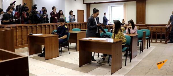 Бьет - значит сядет!: митинг в поддержку сестер Хачатурян - Sputnik Արմենիա