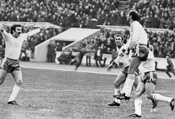 Кавказское Эль-Классико: грузины и армяне снова встретятся на футбольном поле - Sputnik Армения