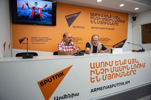 Солдаты информационной войны: в Ереване отметили день памяти фотожурналиста Андрея Стенина - Sputnik Армения