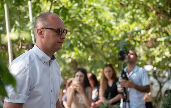 Депутат Алексей Сандыков на церемонии почтения памяти жертв геноцида ассирийцев в Османской империи (7 августа 2019). Еревaн Депутат Алексей Сандыков на церемонии почтения памяти жертв геноцида ассирийцев в Османской империи (7 августа 2019). Еревaн - Sputnik Армения