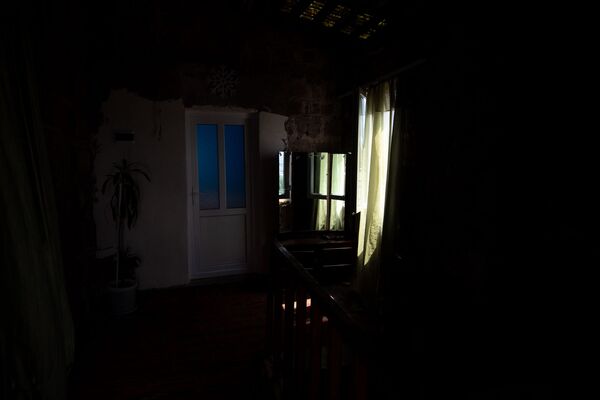 Когда мужчины на хопане, или Жизнь многодетной семьи Габриелян без помех Когда мужчины на хопане, или Жизнь многодетной семьи Габриелян без помех - Sputnik Армения