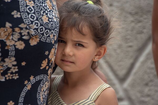 Աղմուկ–աղաղակով լցված տունը. 10 երեխա ունեցող ընտանիքում երջանկությունը փողով չի չափվում - Sputnik Արմենիա