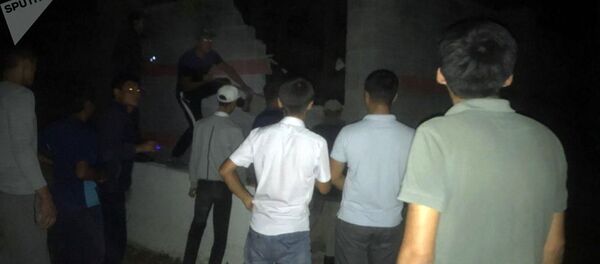 Штурм дома Алмазбека Атамбаева в селе Кой-Таш - Sputnik Армения