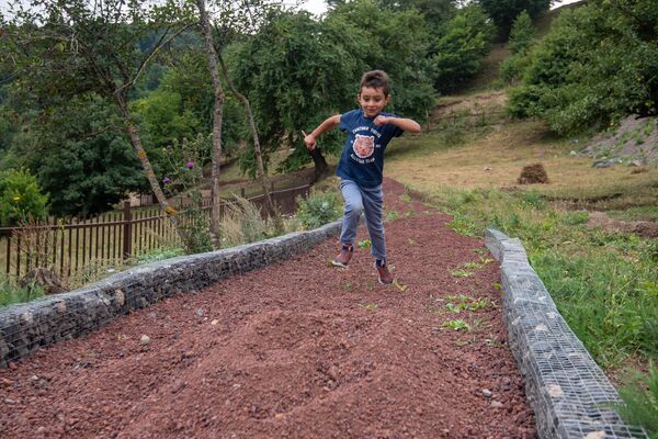 Միակ աշակերտ, ինքնուս հնագետ, վարչապետի խորհրդական. մանրամասներ կալավանցի Ռոբերտի կյանքից Միակ աշակերտ, ինքնուս հնագետ, վարչապետի խորհրդական. մանրամասներ կալավանցի Ռոբերտի կյանքից - Sputnik Արմենիա