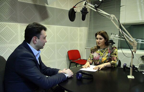 Эдуард Шармазанов в гостях у Радио Sputnik Армения Эдуард Шармазанов в гостях у Радио Sputnik Армения - Sputnik Армения