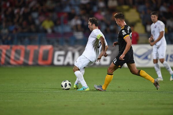 Волки VS Фениксов: как сыграл Пюник с Вулверхэмптоном в Ереване Волки VS Фениксов: как сыграл Пюник с Вулверхэмптоном в Ереване - Sputnik Армения