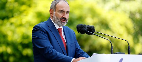 Премьер-министр Армении Никол Пашинян на брифинге по итогам заседания Евразийского межправительственного совета (9 августа 2019). Чолпон-Ата Премьер-министр Армении Никол Пашинян на брифинге по итогам заседания Евразийского межправительственного совета (9 августа 2019). Чолпон-Ата - Sputnik Армения