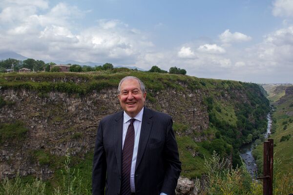 Начнем свое дело, будем развивать туризм: как президент Саркисян вдохновил жителей Лори Начнем свое дело, будем развивать туризм: как президент Саркисян вдохновил жителей Лори - Sputnik Армения