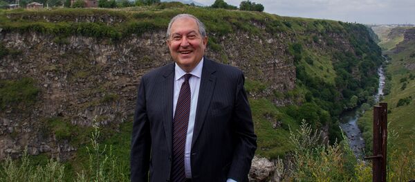 Президент Армен Саркисян у крепости Лори берд - Sputnik Армения