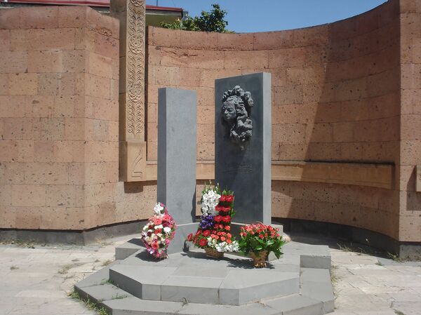 Վարդգես Պետրոսյանի «չապրած տարիները». գրողի կինն առաջարկներ ունի պատկան մարմիններին Վարդգես Պետրոսյանի «չապրած տարիները». գրողի կինն առաջարկներ ունի պատկան մարմիններին - Sputnik Արմենիա