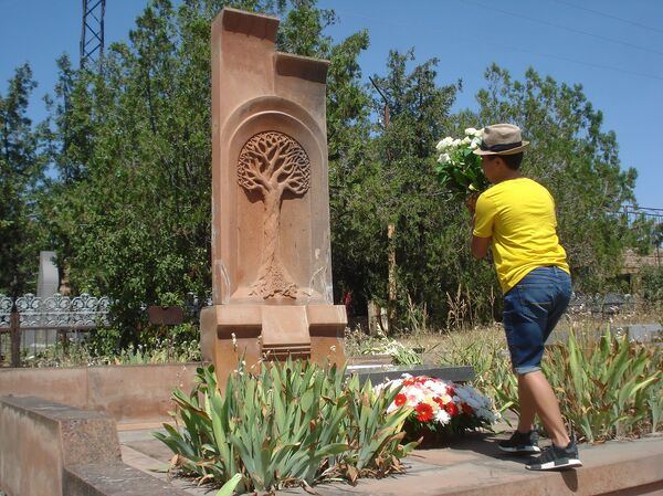 Վարդգես Պետրոսյանի «չապրած տարիները». գրողի կինն առաջարկներ ունի պատկան մարմիններին Վարդգես Պետրոսյանի «չապրած տարիները». գրողի կինն առաջարկներ ունի պատկան մարմիններին - Sputnik Արմենիա