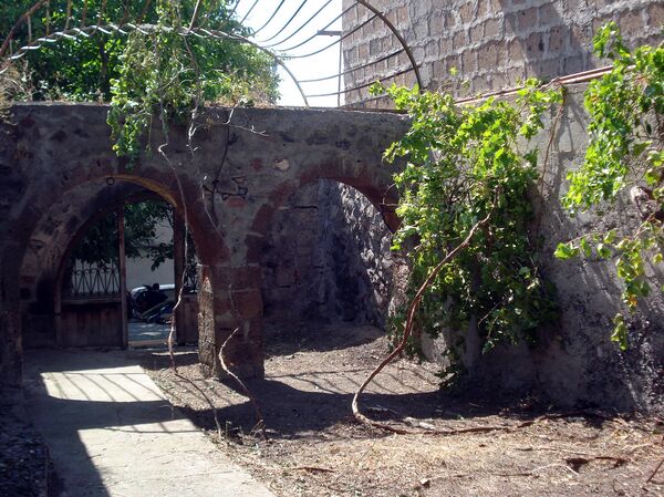 Վարդգես Պետրոսյանի «չապրած տարիները». գրողի կինն առաջարկներ ունի պատկան մարմիններին Վարդգես Պետրոսյանի «չապրած տարիները». գրողի կինն առաջարկներ ունի պատկան մարմիններին - Sputnik Արմենիա