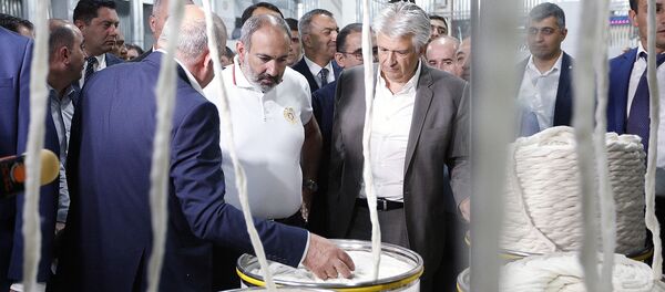 Премьер-министр Никол Пашинян на открытии хлопкопрядильного завода - Sputnik Армения