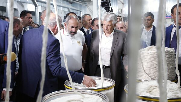 Премьер-министр Никол Пашинян на открытии хлопкопрядильного завода - Sputnik Արմենիա