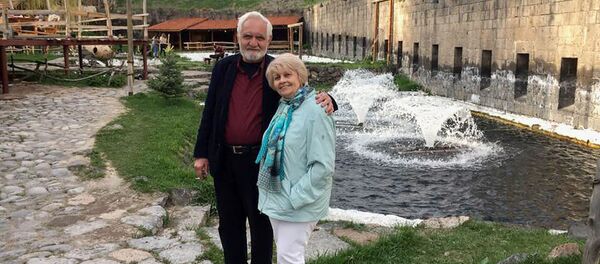 Супруги-блогеры Анаида Бубушян и Армен Варданян в Гюмри - Sputnik Արմենիա