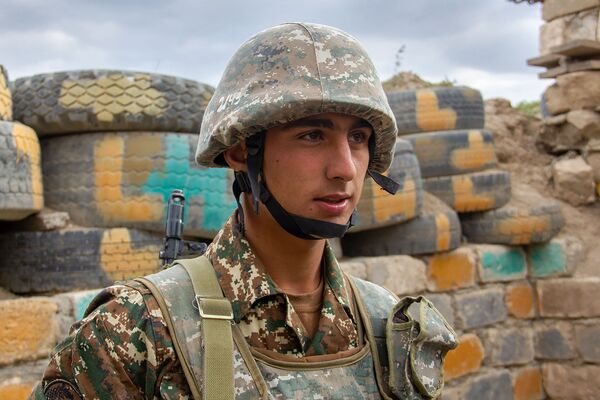 Мама хотела, чтобы я служил на родине: армейские хроники армян из диаспоры  - Sputnik Армения