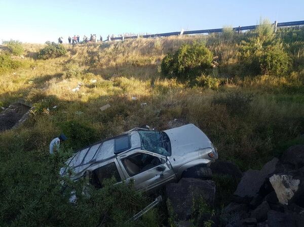 В Армении Infiniti съехал в кювет, водитель скончался на месте - фото страшного ДТП - Sputnik Армения