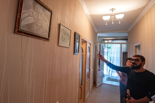 Гробы, ножи да дизайн: как у Валерии и Киркорова оказалась обувь от армянского мастера Гробы, ножи да дизайн: как у Валерии и Киркорова оказалась обувь от армянского мастера - Sputnik Армения