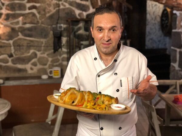 Вкусная Армения: от этой съедобной бомбы по-армянски у иностранцев текут слюнки - Sputnik Армения