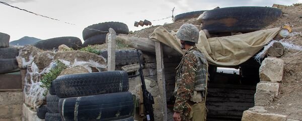 Военнослужащий на боевой позиции Армии обороны Карабаха - Sputnik Армения