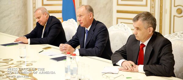 Секретарь Совета безопасности России Николай Патрушев во время встречи с премьер-министром Армении (13 августа 2019). Еревaн Секретарь Совета безопасности России Николай Патрушев во время встречи с премьер-министром Армении (13 августа 2019). Еревaн - Sputnik Армения