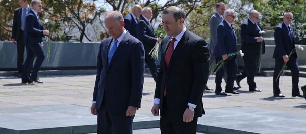 Секретари Совета безопасности Армении и России Армен Григорян и Николай Патрушев возложили цветы у памятника неизвестному солдату (13 августа 2019). Еревaн - Sputnik Արմենիա