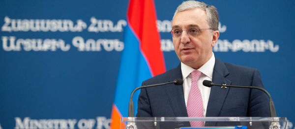 Министр иностранных дел Армении Зограб Мнацаканян во время пресс-конференции с главой МИД Уругвая (14 августа 2019). Еревaн Министр иностранных дел Армении Зограб Мнацаканян во время пресс-конференции с главой МИД Уругвая (14 августа 2019). Еревaн - Sputnik Армения