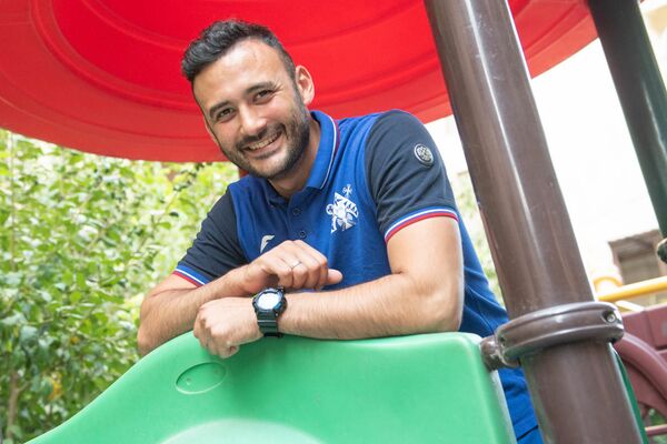 Здесь воздух другой! Как грузин полюбил Армению и Карабах, а другие обрели свой дом Здесь воздух другой! Как грузин полюбил Армению и Карабах, а другие обрели свой дом - Sputnik Армения