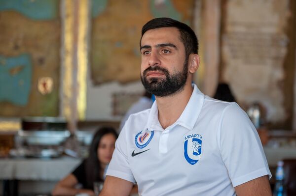 Здесь воздух другой! Как грузин полюбил Армению и Карабах, а другие обрели свой дом Здесь воздух другой! Как грузин полюбил Армению и Карабах, а другие обрели свой дом - Sputnik Армения