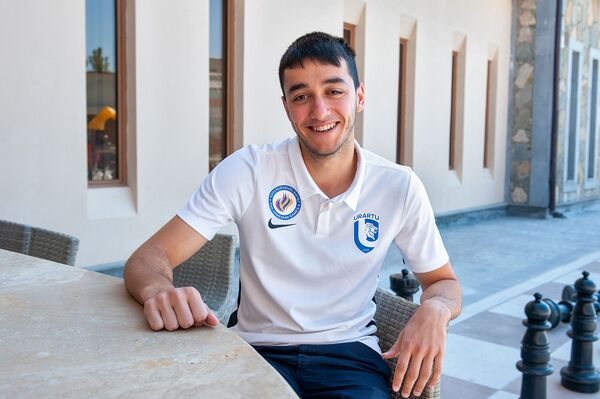 Здесь воздух другой! Как грузин полюбил Армению и Карабах, а другие обрели свой дом Здесь воздух другой! Как грузин полюбил Армению и Карабах, а другие обрели свой дом - Sputnik Армения