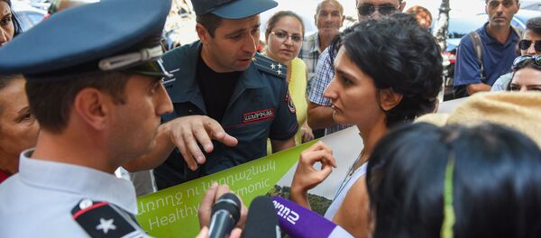 Акция протеста противников Амулсарского рудника перед Домом правительства (15 августа 2019). Еревaн - Sputnik Արմենիա