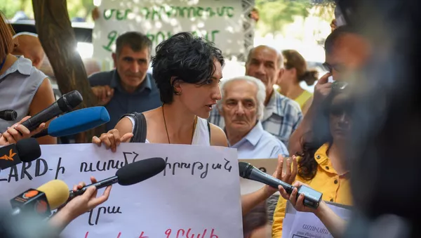 Акция протеста противников Амулсарского рудника перед Домом правительства (15 августа 2019). Еревaн
