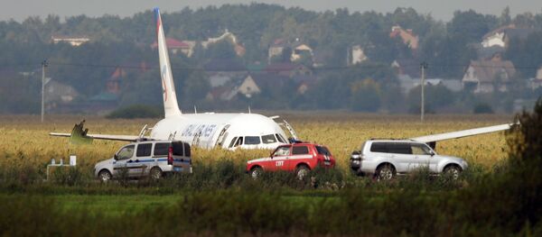 Пассажирский самолет Airbus А-321 «Уральских авиалиний» совершил жесткую посадку в Подмосковье (15 августа 2019). Жуковский Пассажирский самолет Airbus А-321 «Уральских авиалиний» совершил жесткую посадку в Подмосковье (15 августа 2019). Жуковский - Sputnik Армения