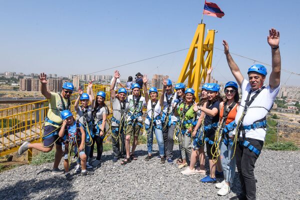 Новый аттракцион в столице Армении: из Еревана можно полететь в космос - Sputnik Армения