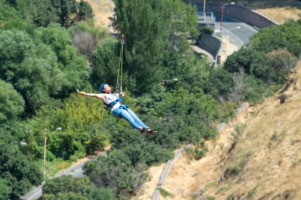 Новый аттракцион в столице Армении: из Еревана можно полететь в космос - Sputnik Армения