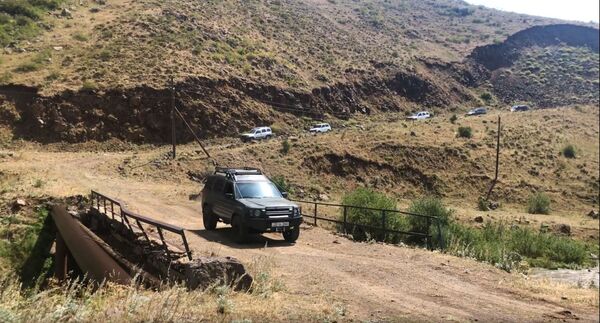 Աղջիկ վարորդներն ավելի ճկուն են. «Շիրակ» ավտոարշավին`ամենագնացով դեպի «Թռչկան». տեսանյութ - Sputnik Արմենիա