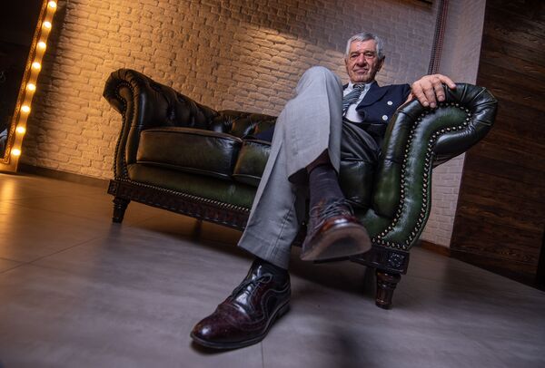 Թոռնիկ ունենալն իմ այն երազանքն էր, որ անկատար մնաց․ անկեղծ զրույց Լևոն Մալխասյանի հետ Թոռնիկ ունենալն իմ այն երազանքն էր, որ անկատար մնաց․ անկեղծ զրույց Լևոն Մալխասյանի հետ - Sputnik Արմենիա