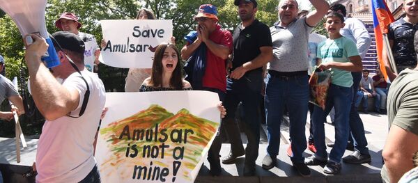Участники акции протеста против разработки Амулсарского месторождения (18.08.2019) Еревaн - Sputnik Армения