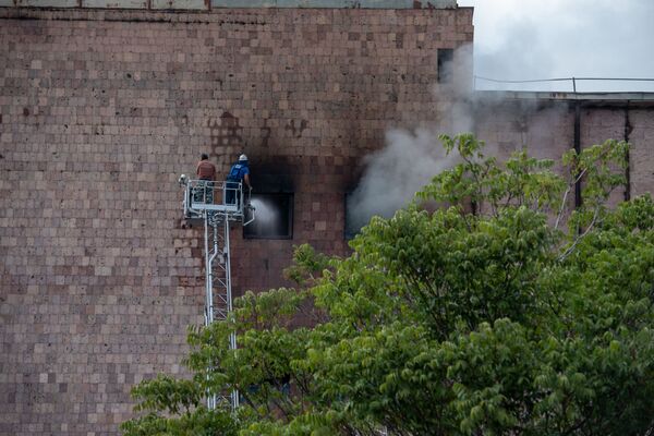 Непокоримый хладокомбинат: в Ереване в четвертый раз попытаются взорвать Дзюник - Sputnik Армения