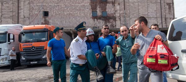 Пожар на холодильном комбинате Дзюник сарнаран Пожар на холодильном комбинате Дзюник сарнаран - Sputnik Արմենիա