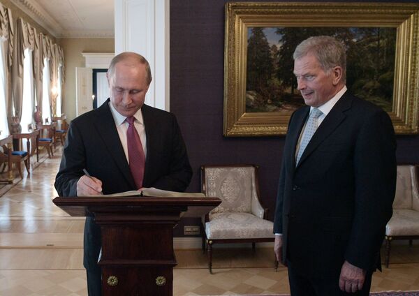 Макрон как де Голль, Ниинисте как Кекконен и Путин как Путин Макрон как де Голль, Ниинисте как Кекконен и Путин как Путин - Sputnik Армения