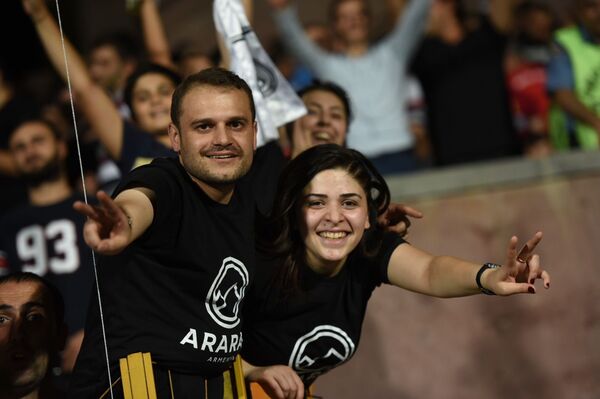 Հրաշալի հաղթանակ լրացուցիչ ժամանակում. «Արարատ–Արմենիան» առաջ անցավ «Դյուդելանժից» Հրաշալի հաղթանակ լրացուցիչ ժամանակում. «Արարատ–Արմենիան» առաջ անցավ «Դյուդելանժից» - Sputnik Արմենիա