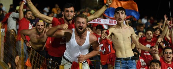 Болельщики на матче Арарат-Армения и Дюделанж (22.08.2019) Еревaн Болельщики на матче Арарат-Армения и Дюделанж (22.08.2019) Еревaн - Sputnik Արմենիա