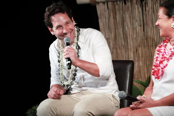 Американский актер Пол Радд после получения награды фестиваля Maui Film Festival на Гавайях Американский актер Пол Радд после получения награды фестиваля Maui Film Festival на Гавайях - Sputnik Армения