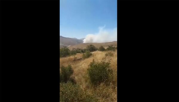 «Խոսրովի անտառ» արգելոցի հարակից տարածքում հրդեհ է. տեսանյութ «Խոսրովի անտառ» արգելոցի հարակից տարածքում հրդեհ է. տեսանյութ - Sputnik Արմենիա
