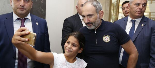 Премьер-министр Армении Никол Пашинян в Джермуке (23.08.2019) Премьер-министр Армении Никол Пашинян в Джермуке (23.08.2019) - Sputnik Արմենիա