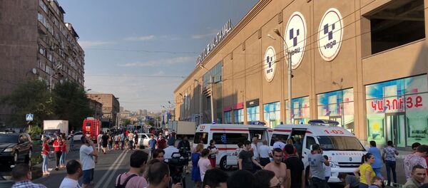 Видео с пожара в Малатия молл Ереван - Sputnik Армения