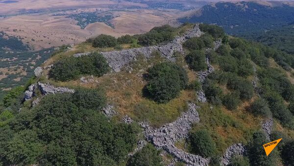 Крепость Тхит, часовня Цахкеванк: исторические тайны гор Цахкуняц - Sputnik Армения