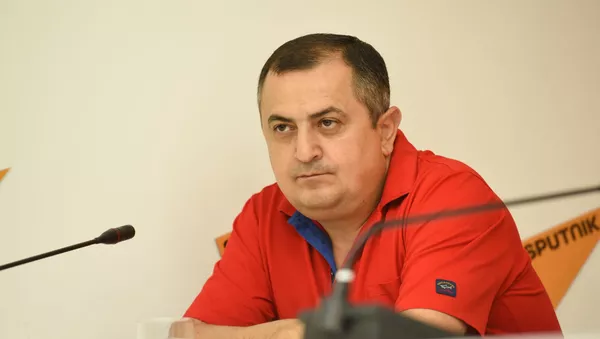 Карен Гилоян на пресс-конференции Левона Джулфалакяна по теме своей отставки (27 августа 2019). Еревaн - Sputnik Армения